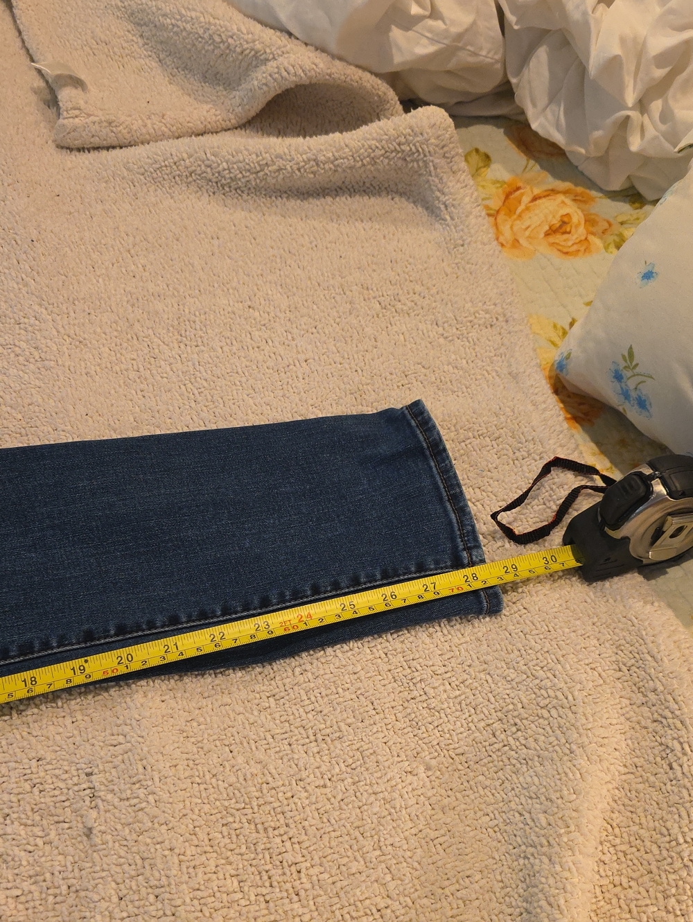 Kut from the Kloth Women's Dark Blue Rolled Cuff Jeans - Picture 5 of 11